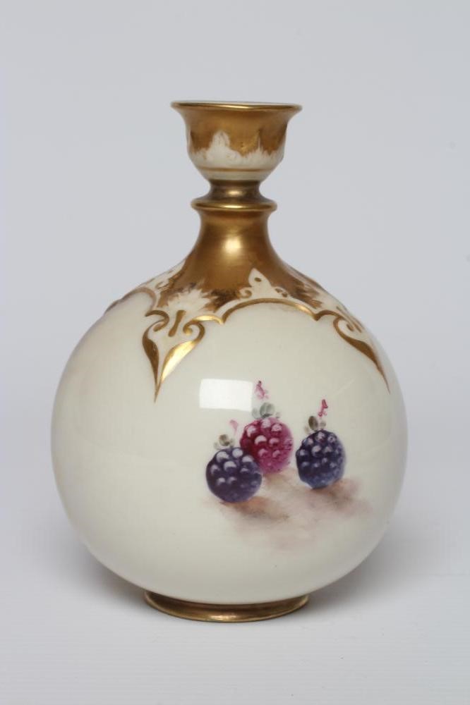 A ROYAL WORCESTER CHINA SMALL VASE Image