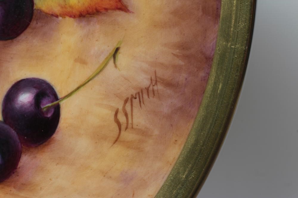 A ROYAL WORCESTER CHINA CABINET PLATE Image