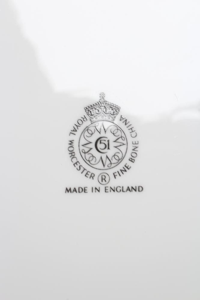 A ROYAL WORCESTER CHINA CABINET PLATE Image