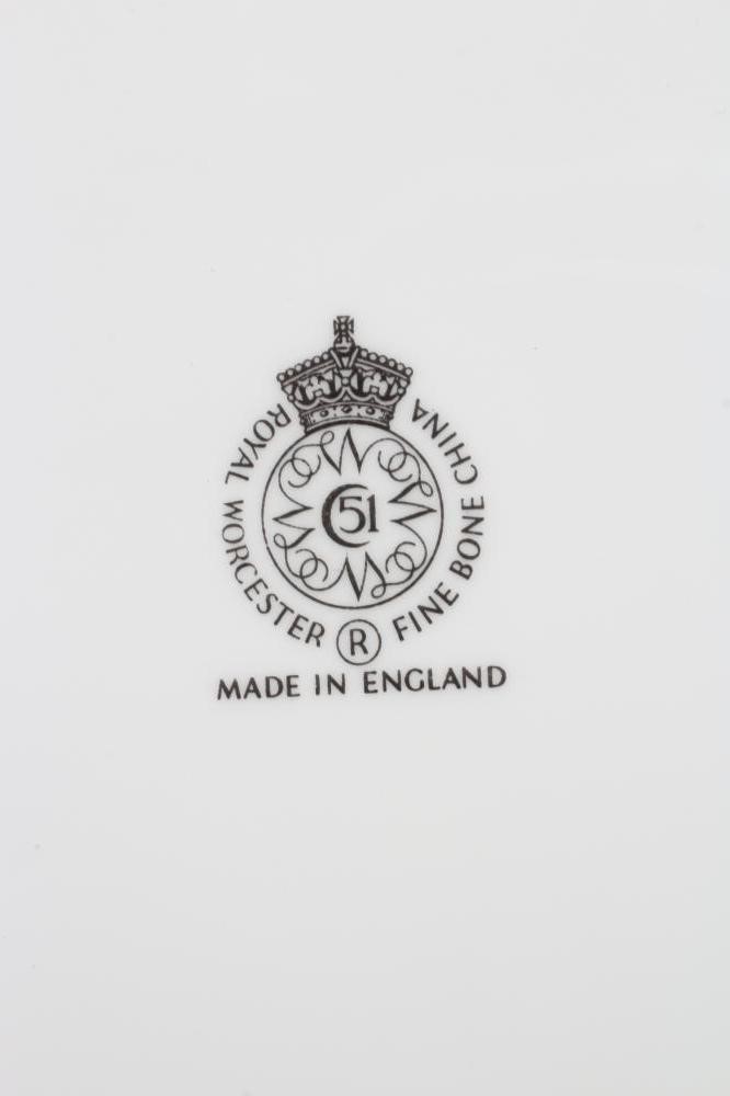 A ROYAL WORCESTER CHINA CABINET PLATE Image