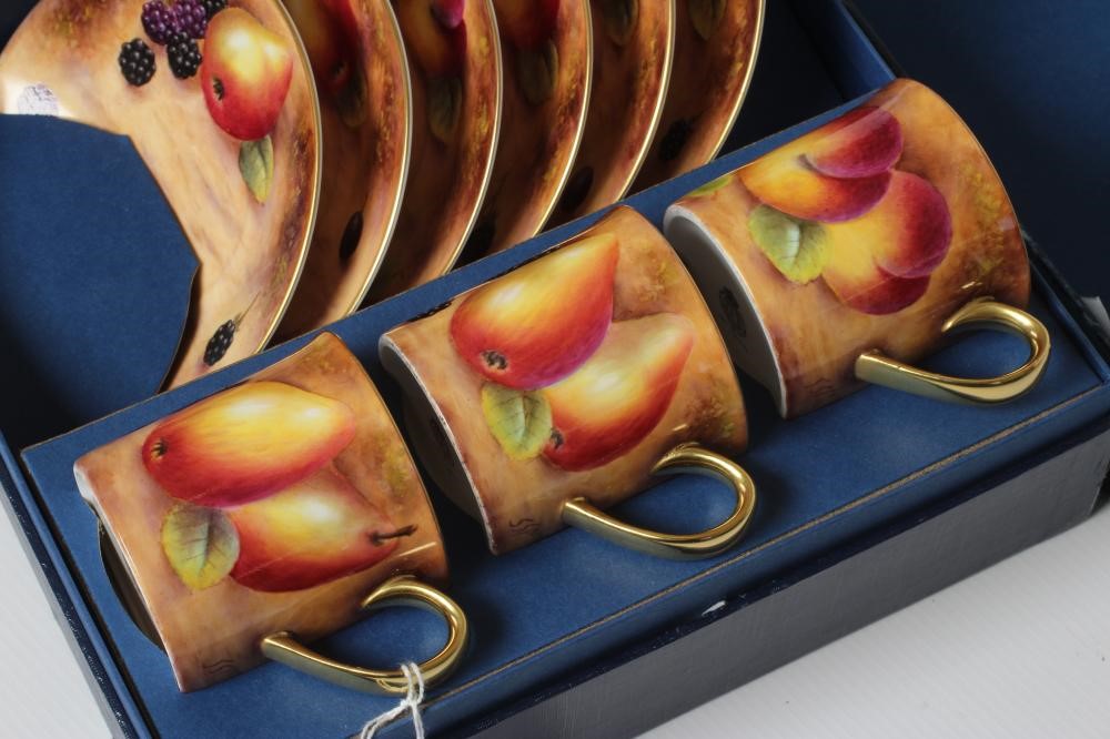 A ROYAL WORCESTER CHINA CABINET COFFEE SET, modern, painted by Steve Smith with fruit still lifes, Image