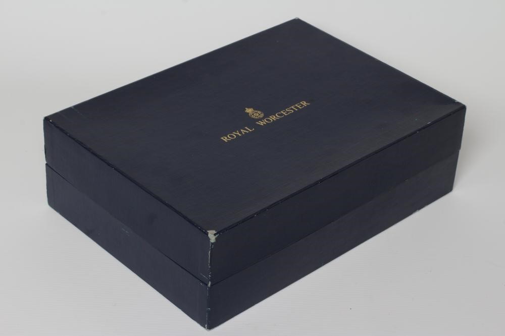 A ROYAL WORCESTER CHINA CABINET COFFEE SET, modern, painted by Steve Smith with fruit still lifes, Image