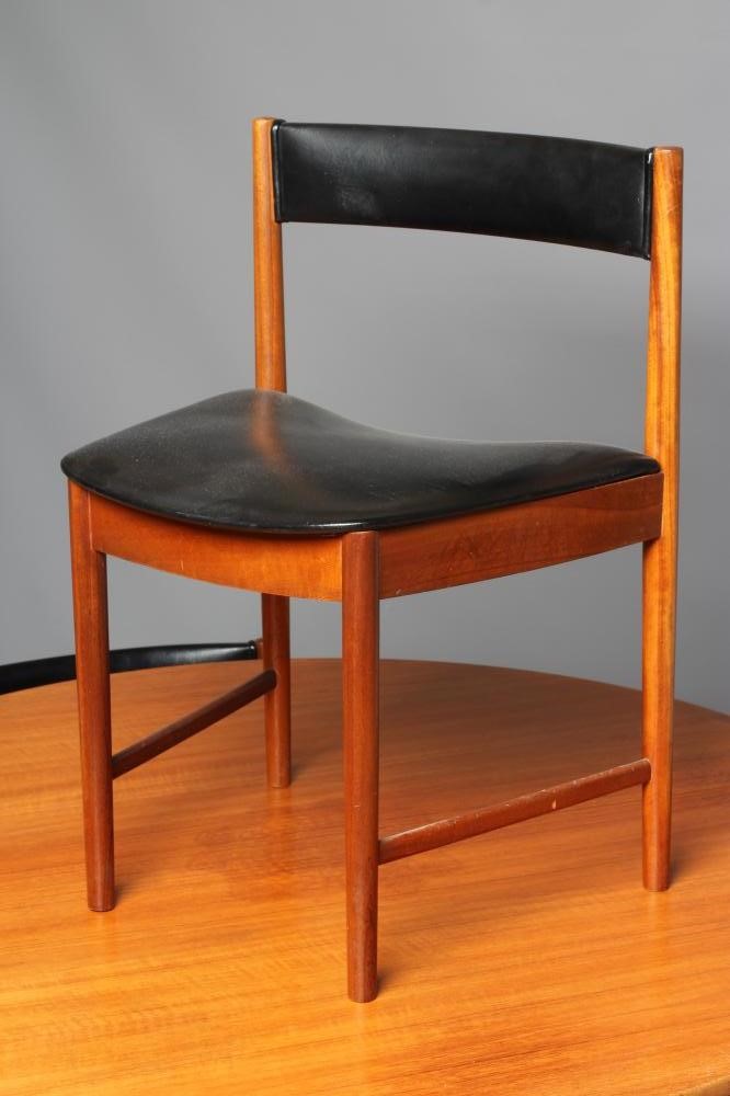 AN H MCINTOSH & CO. KIRKCALDY TEAK DINING SUITE Image