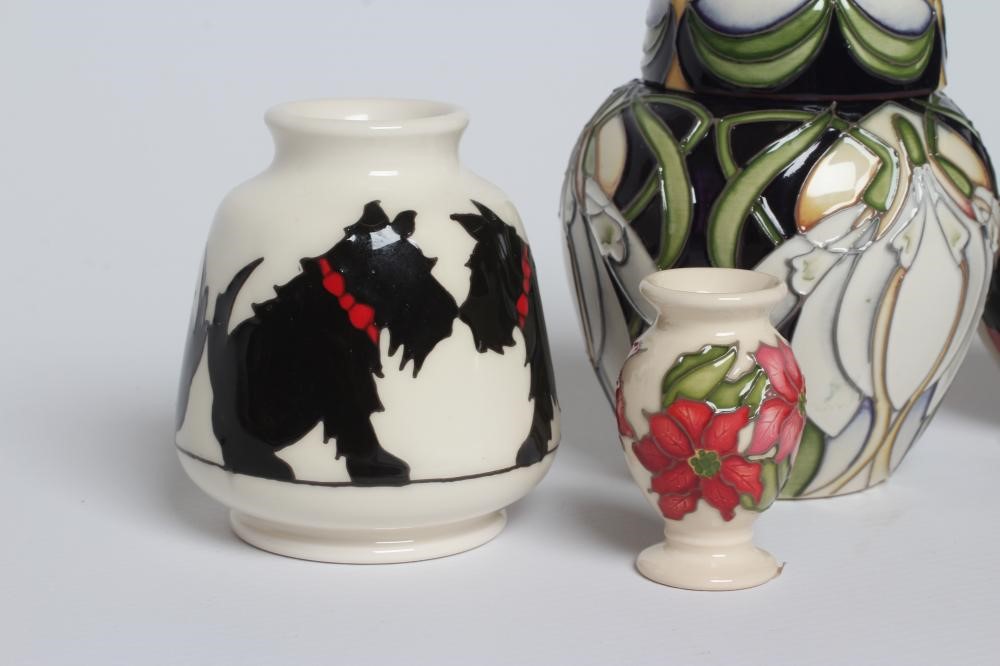 A MOORCROFT POTTERY CANINE COMPANION SMALL VASE Image