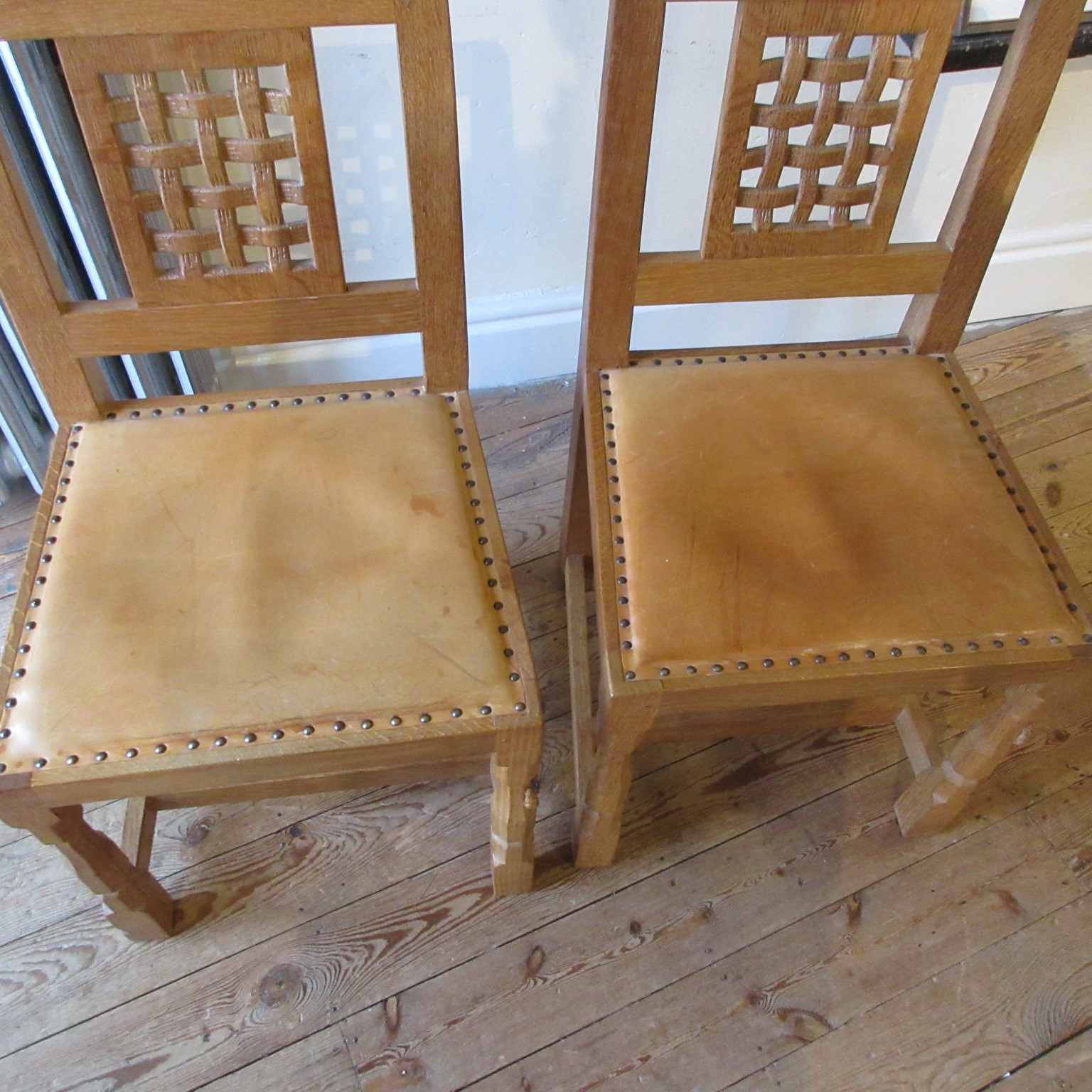 A SET OF SIX ROBERT THOMPSON DINING CHAIRS (4 +2) Image