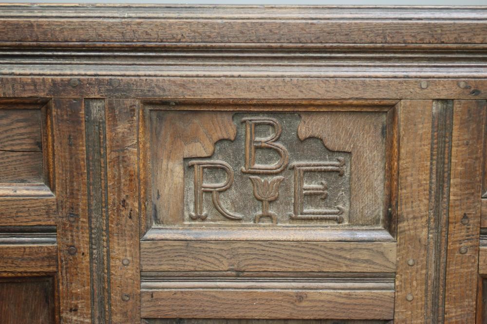 A JOINED OAK SETTLE Image