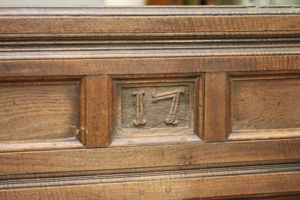 A JOINED OAK SETTLE Image