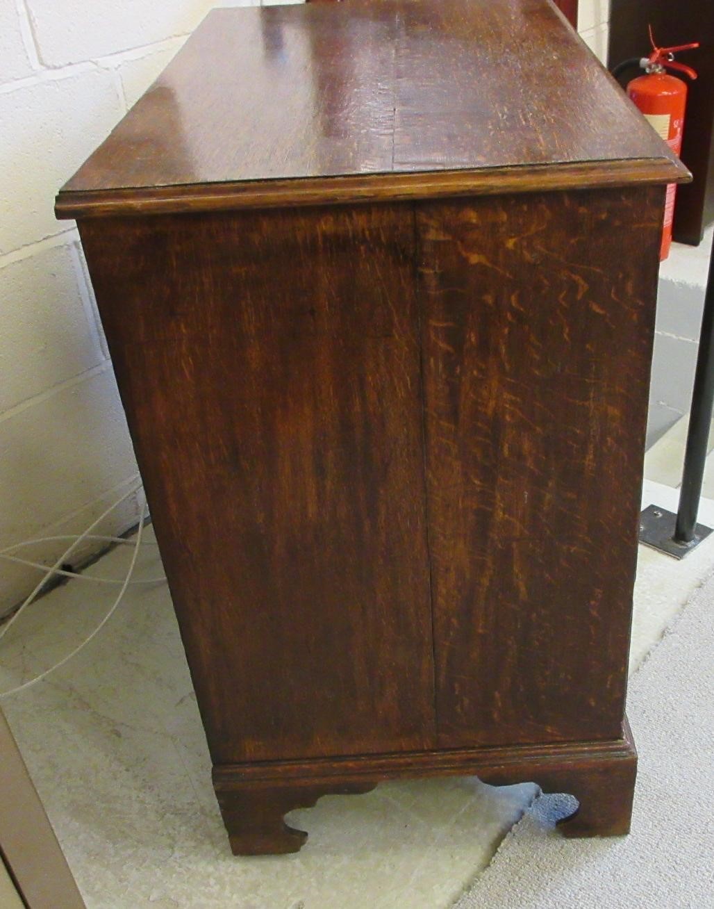 A GEORGIAN OAK STRAIGHT FRONT CHEST Image