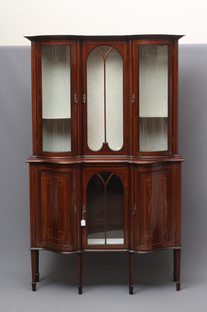 AN EDWARDIAN MAHOGANY DISPLAY CABINET Image