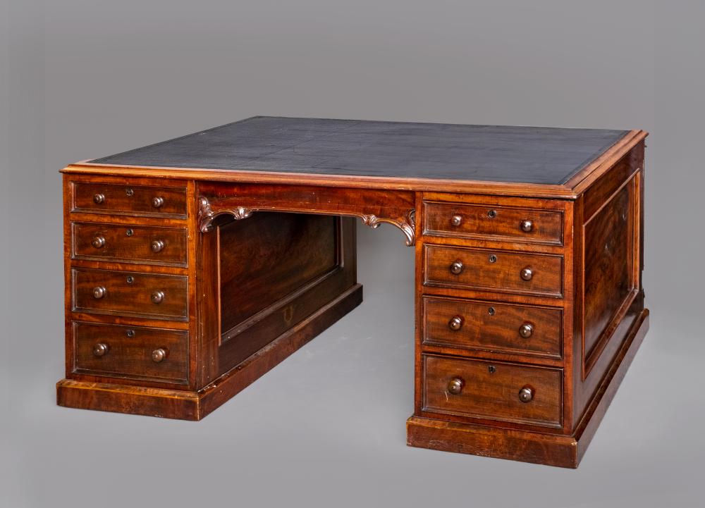 A LARGE VICTORIAN MAHOGANY PEDESTAL DESK Image
