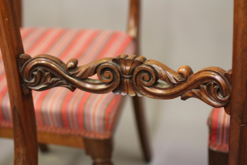 A SET OF SIX EARLY VICTORIAN ROSEWOOD DINING CHAIRS Image