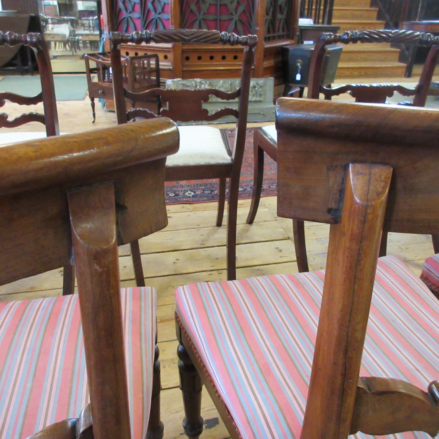 A SET OF SIX EARLY VICTORIAN ROSEWOOD DINING CHAIRS Image