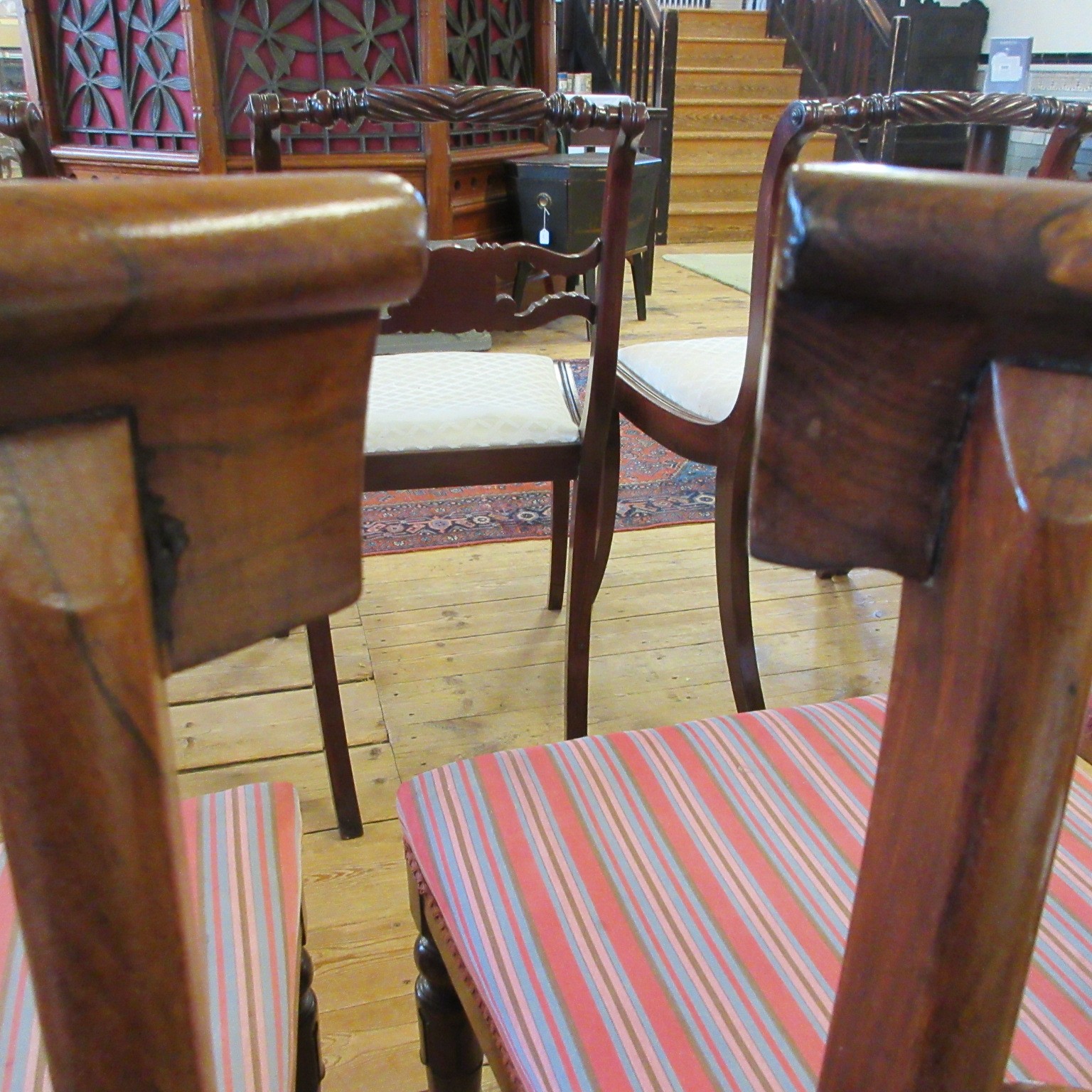 A SET OF SIX EARLY VICTORIAN ROSEWOOD DINING CHAIRS Image