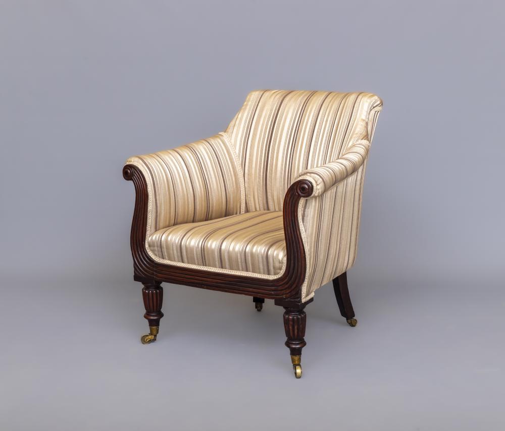 A REGENCY MAHOGANY LIBRARY BERGERE Image