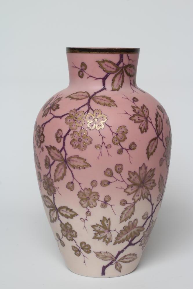 A PALLME KÖNIG SHADED PINK SATIN GLASS VASE Image