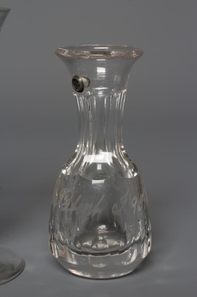 A RICHARDSON'S PATENT CLEAR GLASS QUARTER GILL MEASURE Image