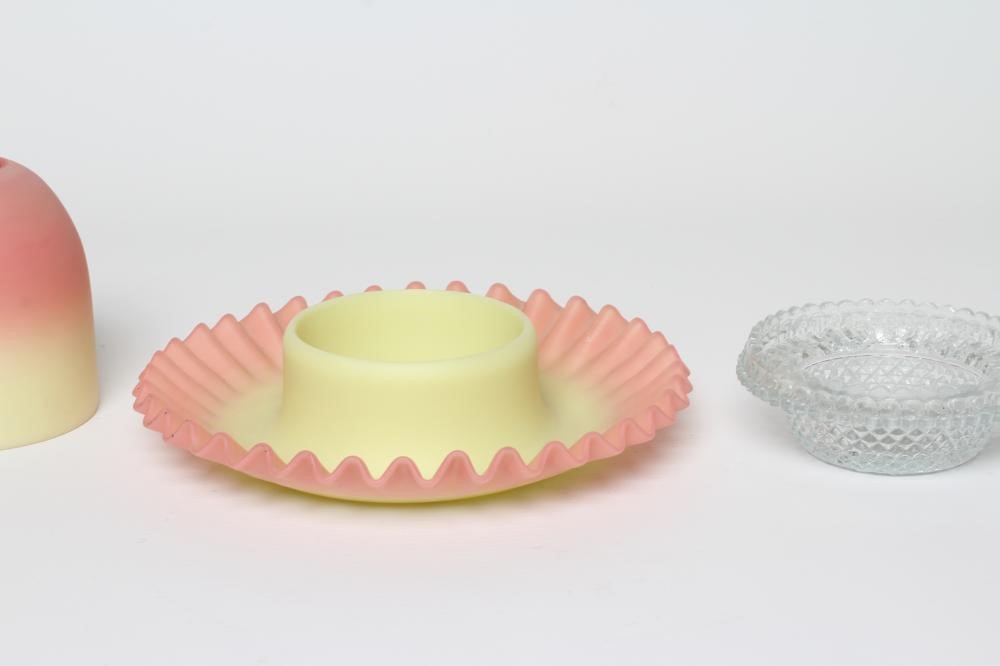 A THOMAS WEBB & SONS' QUEEN'S BURMESE SATIN GLASS NIGHT LIGHT Image