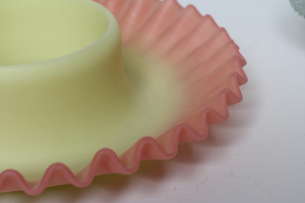 A THOMAS WEBB & SONS' QUEEN'S BURMESE SATIN GLASS NIGHT LIGHT Image