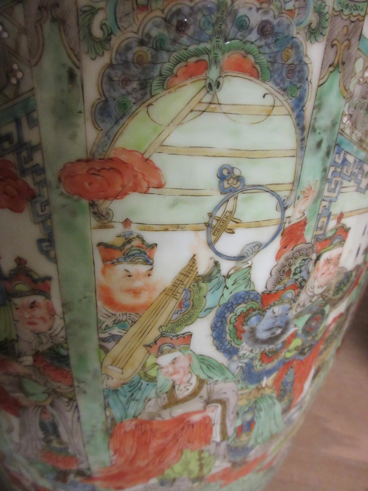 A CHINESE PORCELAIN FAMILLE VERTE LARGE ALCOVE ROULEAU VASE painted with a continuous narrative with Image