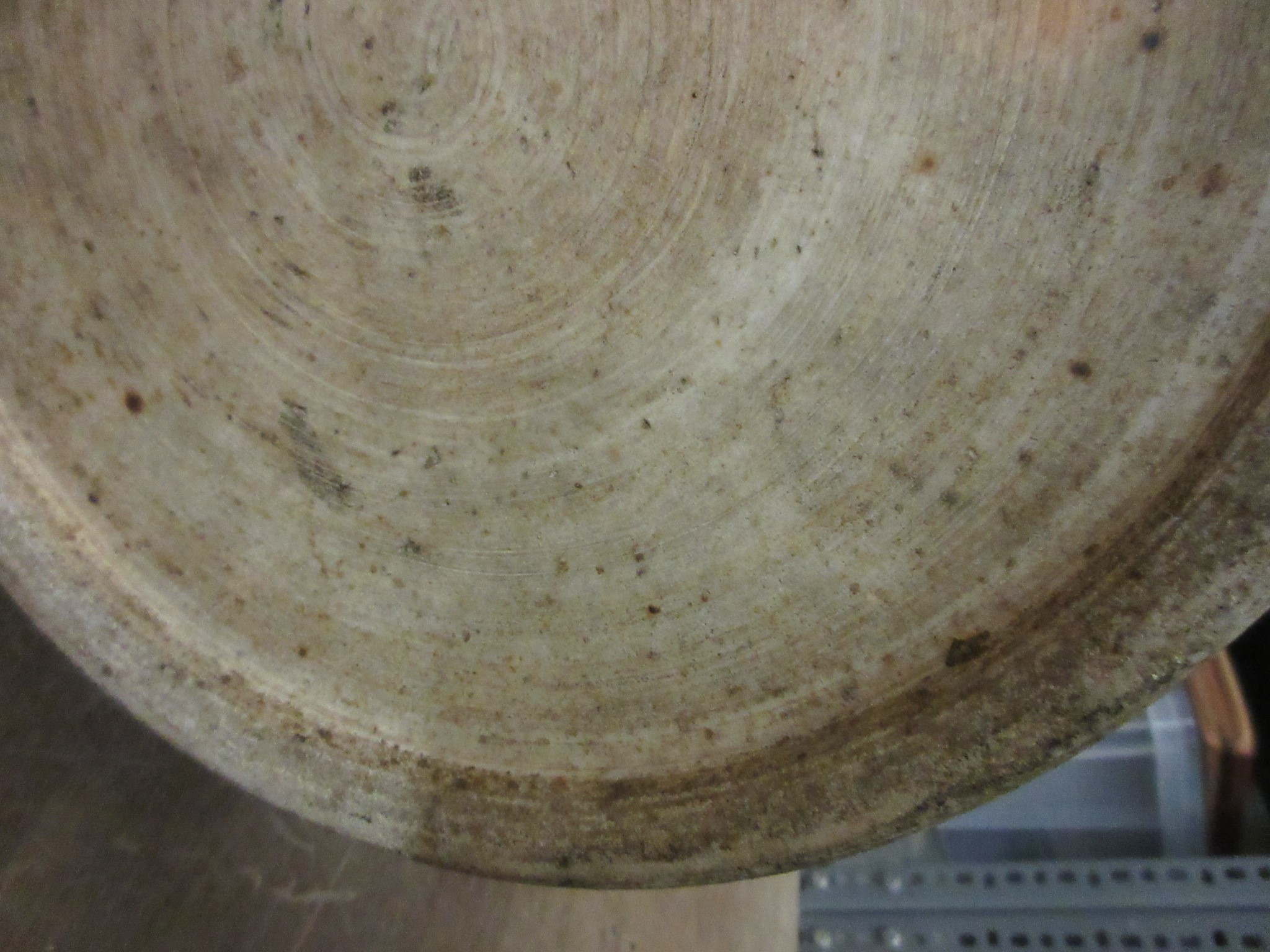 A CHINESE PORCELAIN FAMILLE VERTE LARGE ALCOVE ROULEAU VASE painted with a continuous narrative with Image