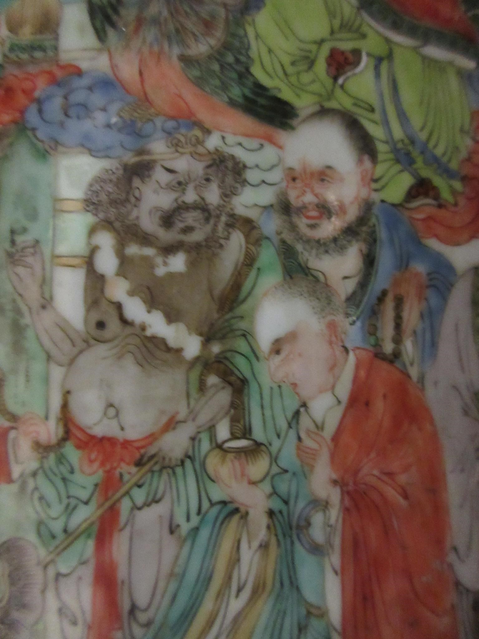 A CHINESE PORCELAIN FAMILLE VERTE LARGE ALCOVE ROULEAU VASE painted with a continuous narrative with Image