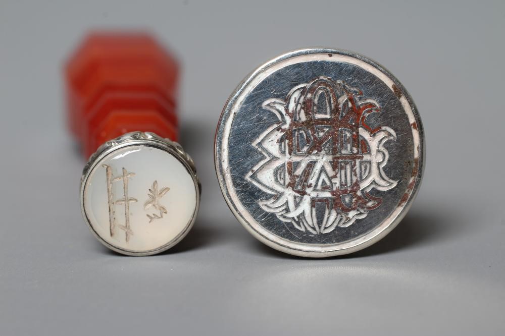 AN EDWARDIAN SILVER HAND SEAL by Lawrence Emanuel Image