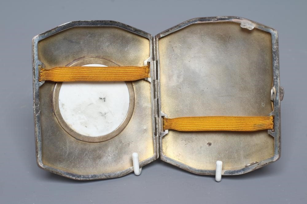 A CONTINENTAL CIGARETTE CASE stamped 830S Image