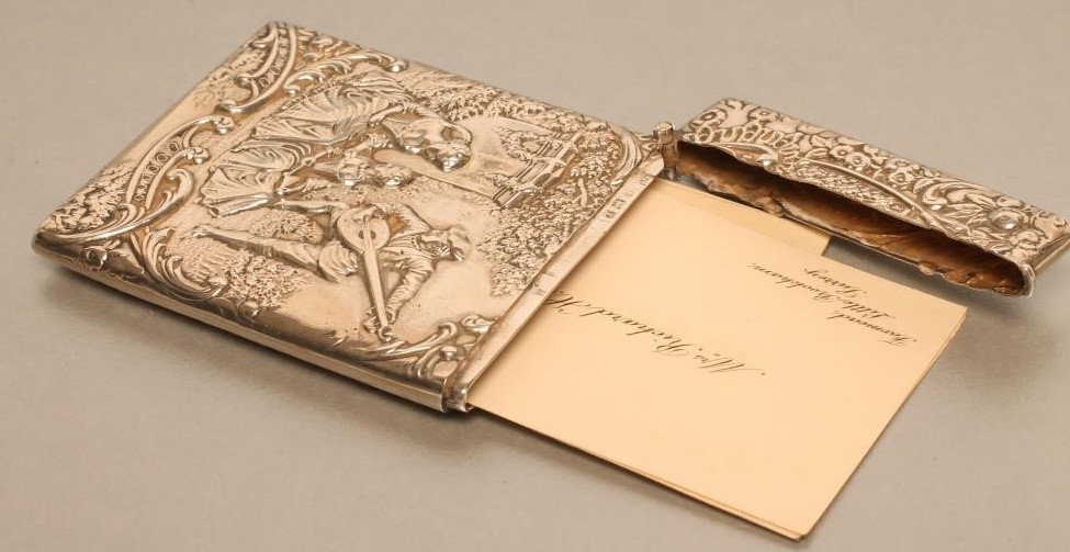 AN EDWARDIAN SILVER VISITING CARD CASE Image