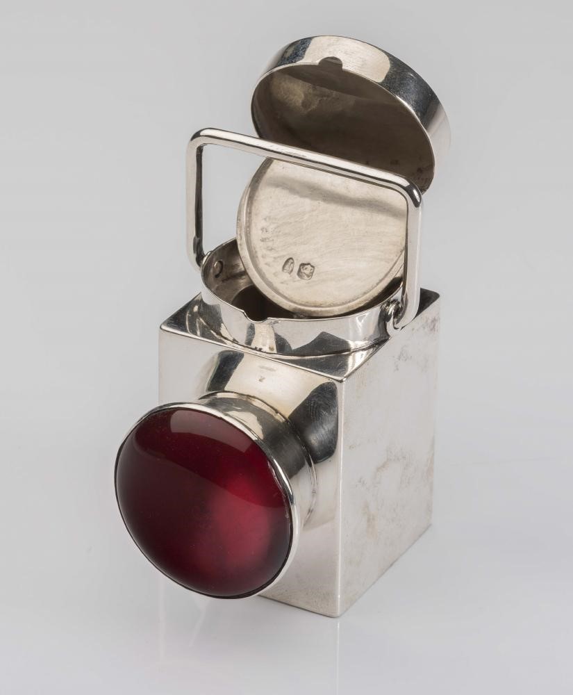 A LATE VICTORIAN SILVER NOVELTY MATCH HOLDER Image