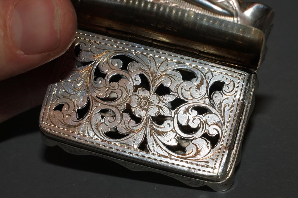 A VICTORIAN SILVER VINAIGRETTE Image