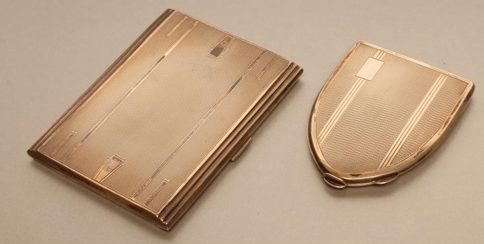 AN ART DECO SILVER CIGARETTE CASE Image