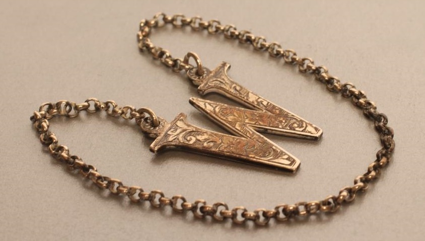 A VICTORIAN SILVER WHISKY DECANTER LABEL Image