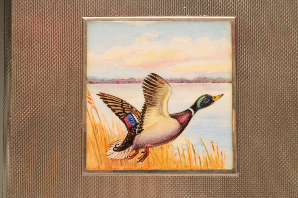 AN ART DECO SILVER CIGARETTE CASE Image