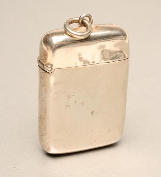 A LATE VICTORIAN SILVER VESTA CASE Image