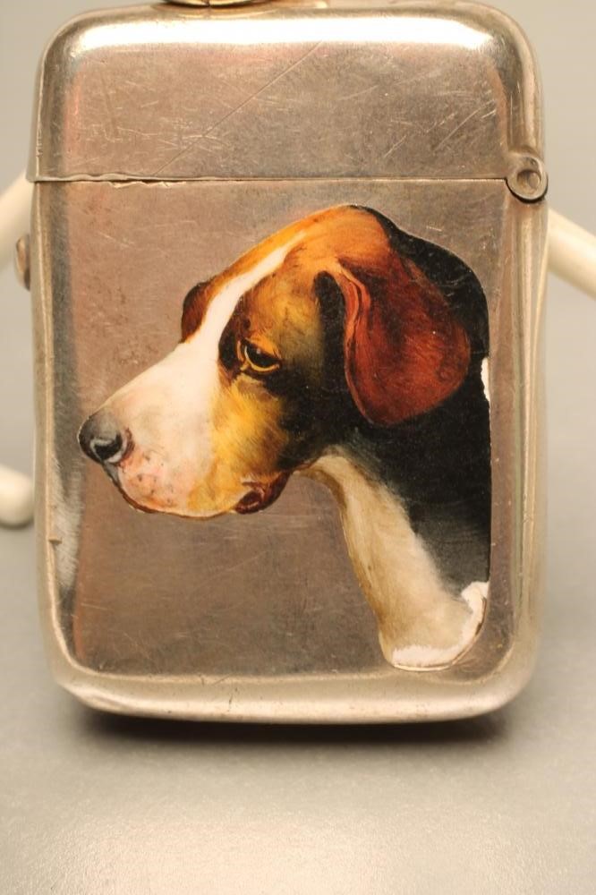 A LATE VICTORIAN SILVER VESTA CASE Image