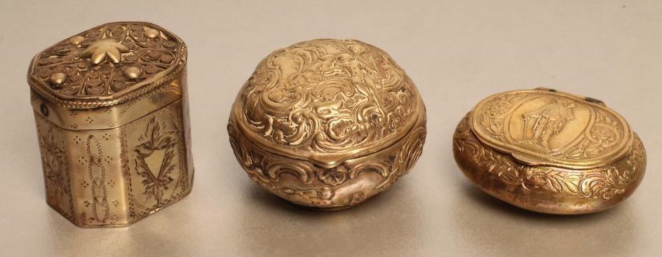 A DUTCH BOX AND COVER Image