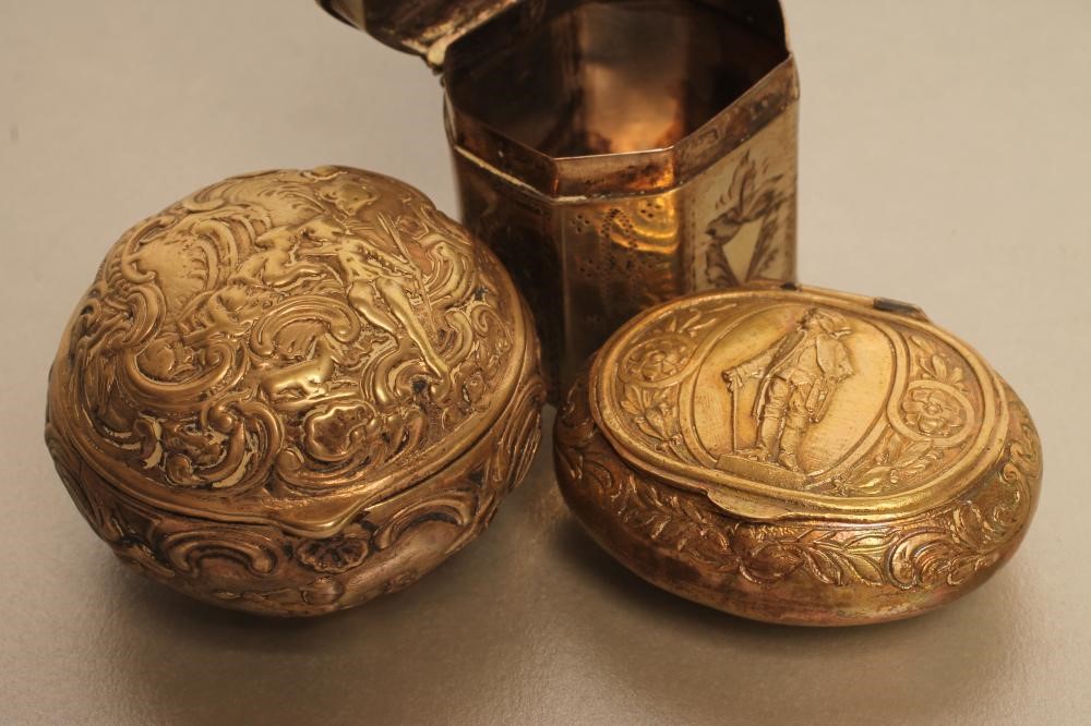 A DUTCH BOX AND COVER Image