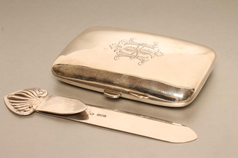 AN EDWARDIAN SILVER CIGAR CASE Image