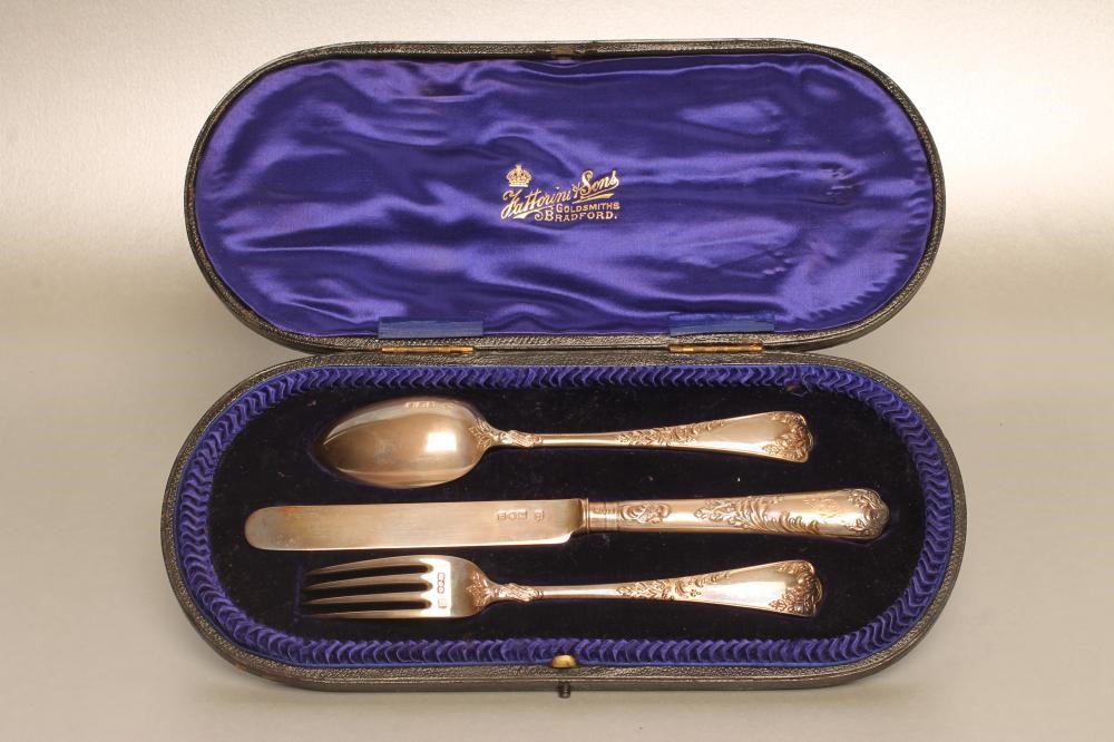 AN EDWARDIAN SILVER CHRISTENING SET Image