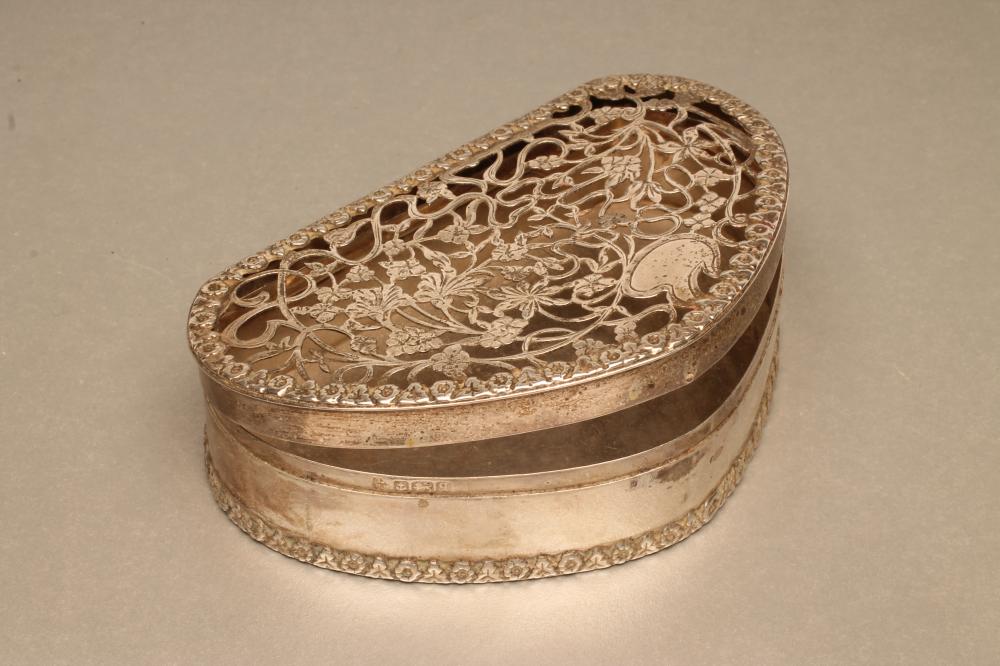 A SILVER DRESSING TABLE BOX Image