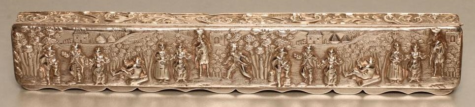AN EDWARDIAN SILVER MULTIPLE RING BOX Image