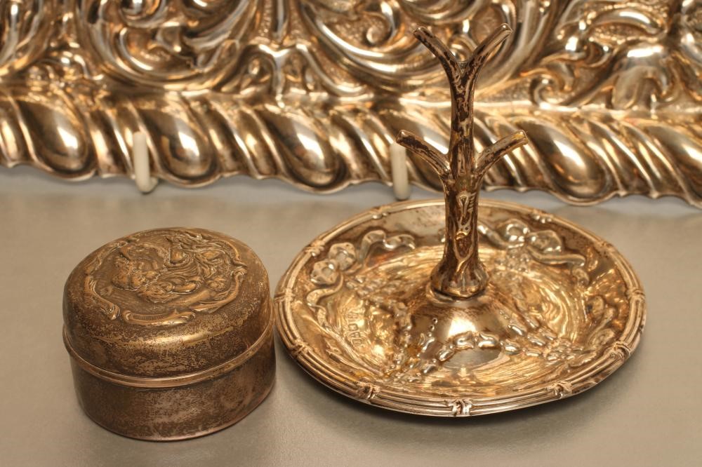 A LATE VICTORIAN SILVER DRESSING TABLE TRAY Image