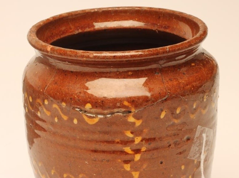 A NORTH COUNTRY DOCUMENTARY TERRACOTTA JAR Image
