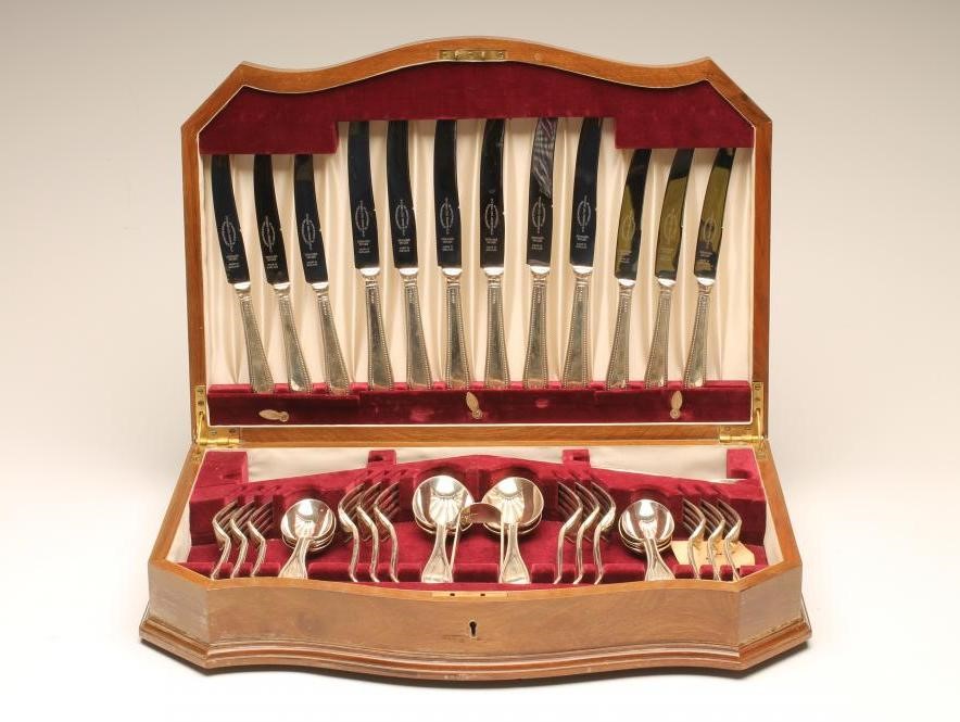 A VICTORIAN SILVER PART TABLE SERVICE Image