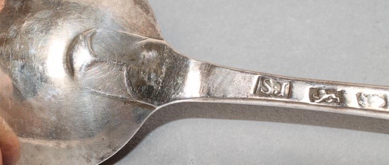 A PAIR OF GEORGE III SILVER TABLESPOONS Image