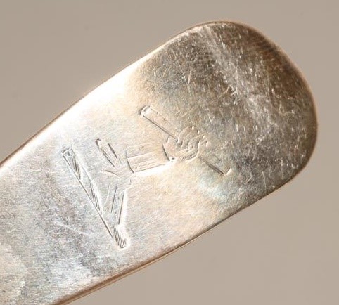 A SET OF SIX GEORGE III SILVER DESSERT SPOONS Image