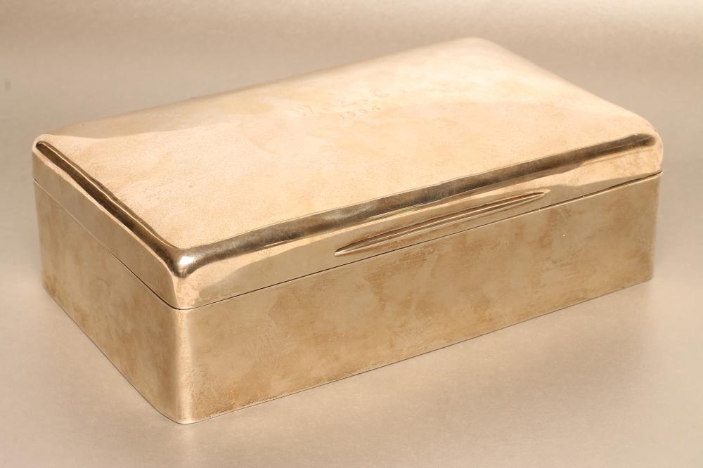 AN EDWARDIAN SILVER CIGAR BOX Image