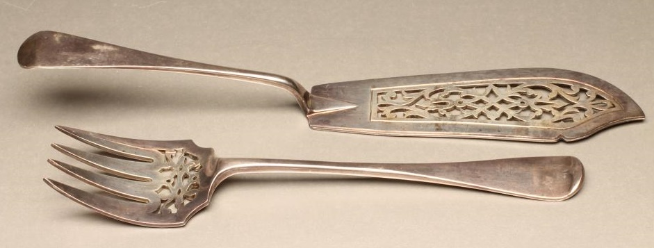 A PAIR OF EARLY VICTORIAN SILVER FISH SERVERS Image