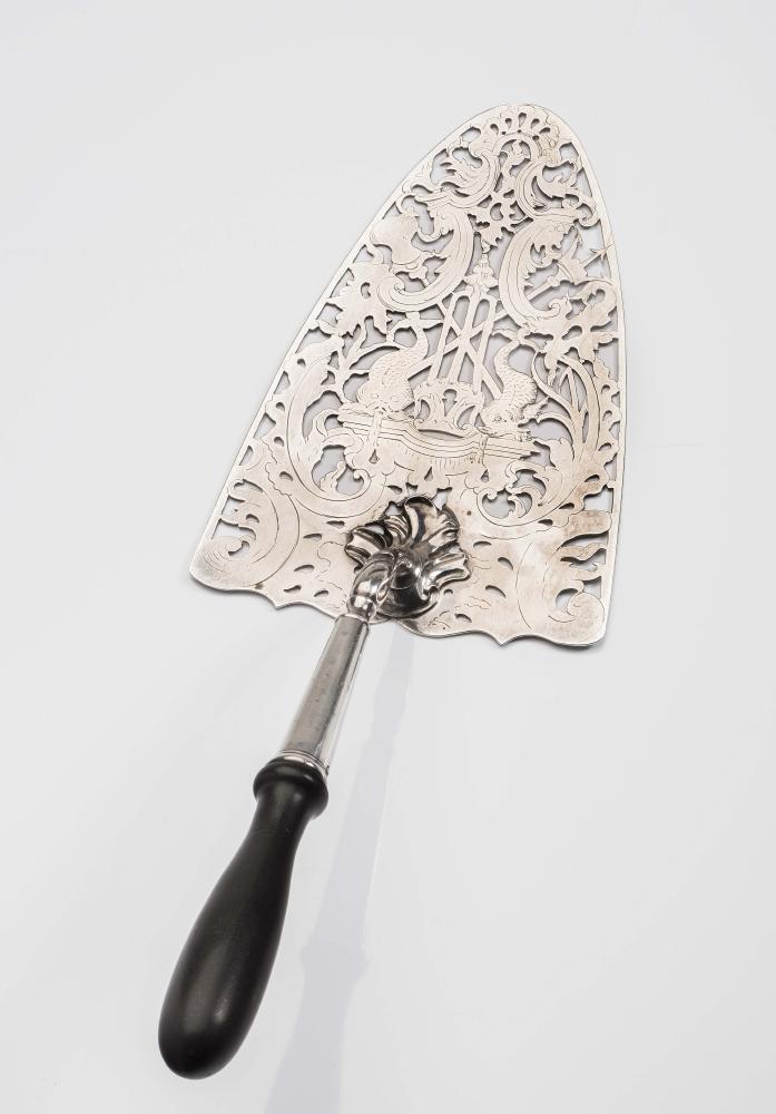 A GEORGE III SILVER FISH SLICE Image