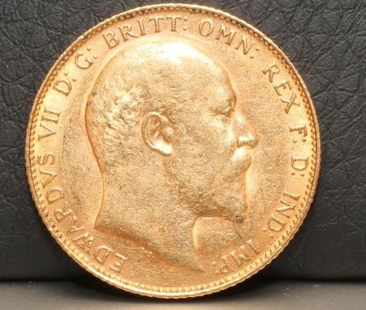 AN EDWARD VII GOLD SOVEREIGN Image